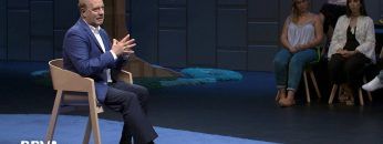 V. completa: “Hablar en público es un privilegio que deberíamos aprovechar”. Manuel Campo Vidal