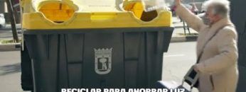 Ahorrar agua y electricidad es posible reciclando: un triple beneficio con un solo gesto