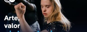 Neele baila su vida: una artista con síndrome de Down