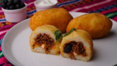 ¡Prepara las mejores PAPAS RELLENAS PERUANAS!